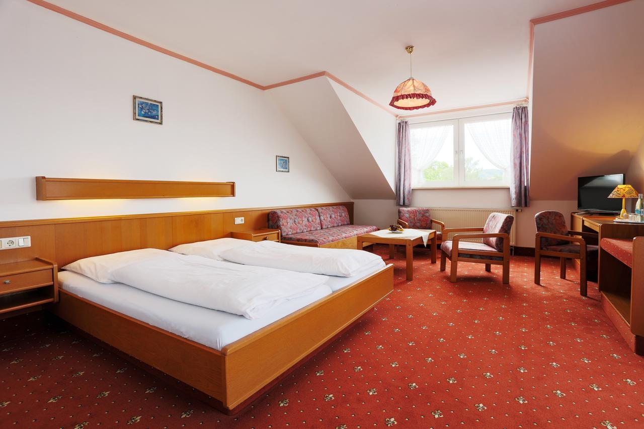 Sattelbogener Hof Hotel Traitsching Ngoại thất bức ảnh